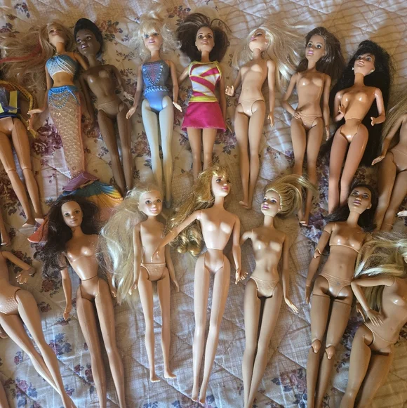 Mattel Barbie Dolls Lot Of 22 - Picture 5 of 6